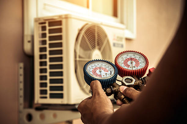Professional Hvac technician working in Rosanky, TX